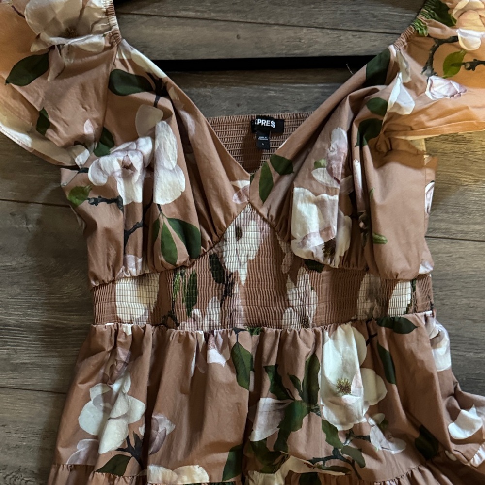 Express Floral Tiered Maxi Dress in Tan with White & Green - Picture 3 of 6